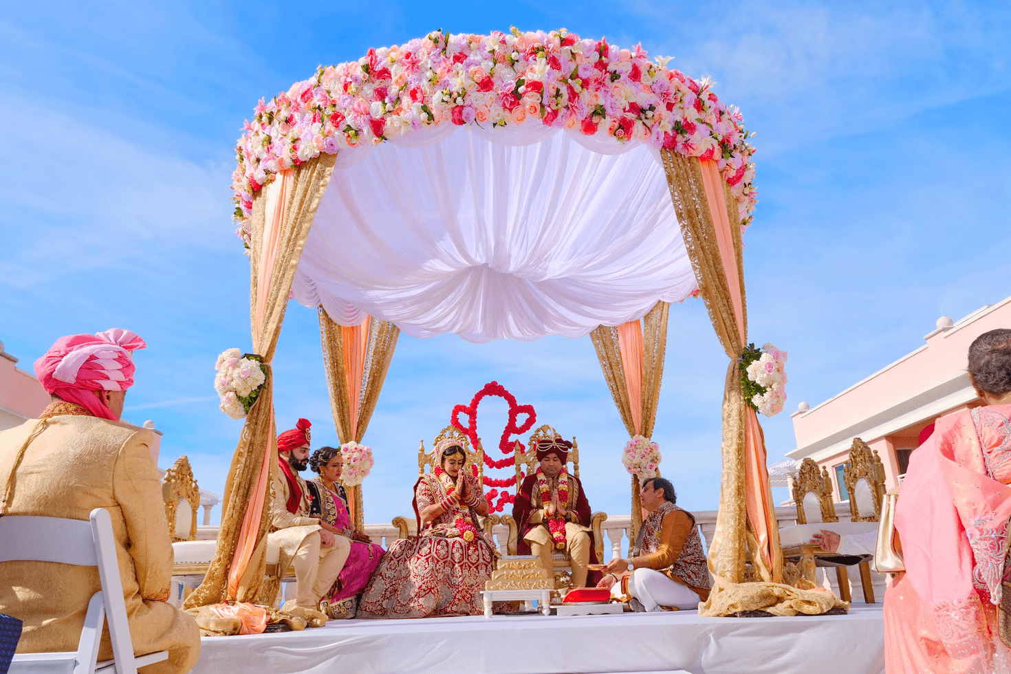 11 Tips And Ideas To Nail Indian Wedding Outdoor Photoshoot